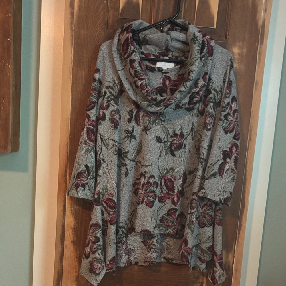New Directions Gray and Red Patterned Sweater